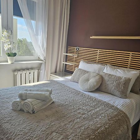 Apartment In Zyrardow 10Min To Suntago Екстер'єр фото